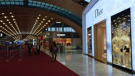 Boutique FENDI Paris Cdg Airport T2e Hall L Roissy